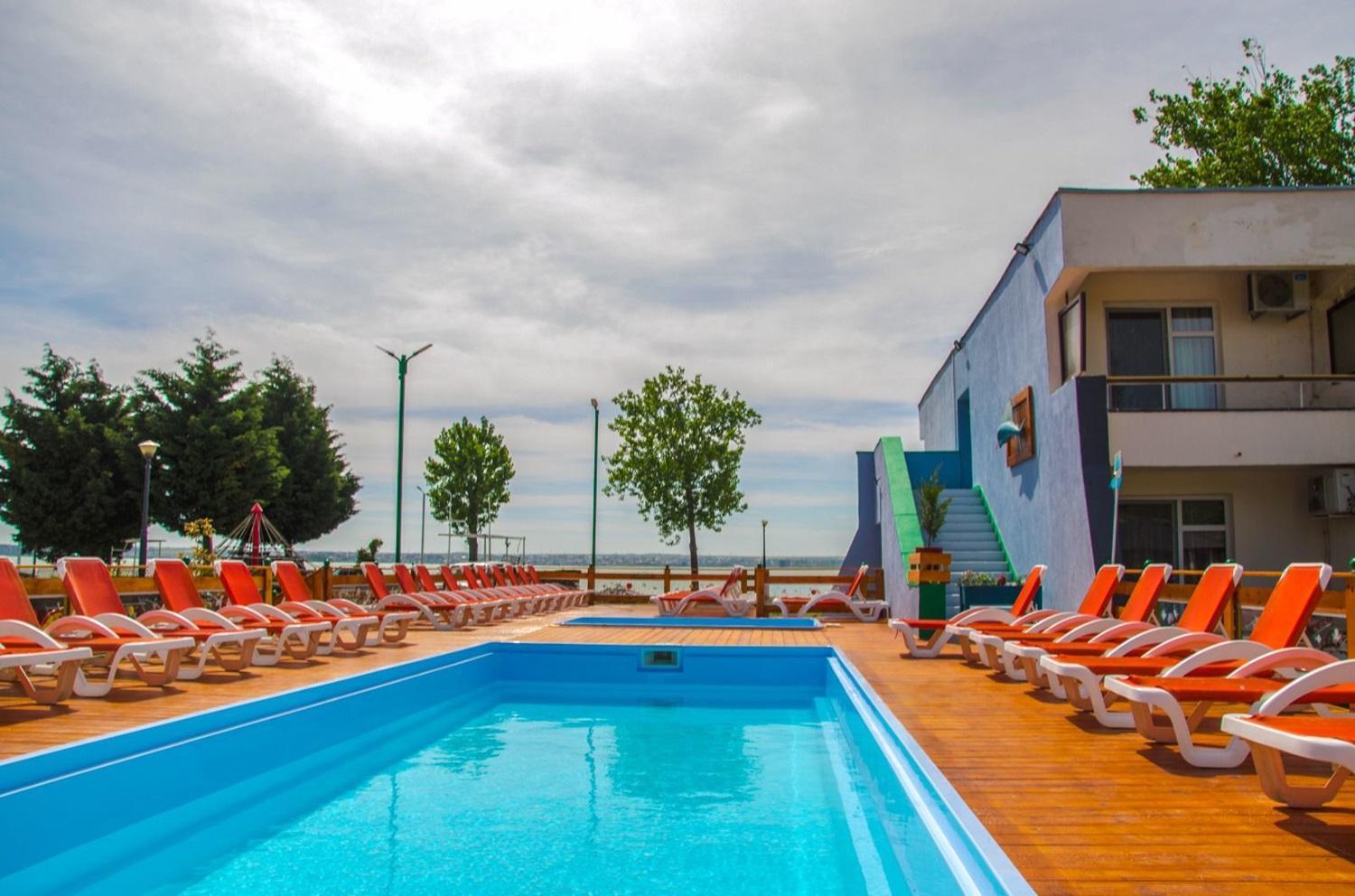 Voila Mamaia Hotel Exterior photo