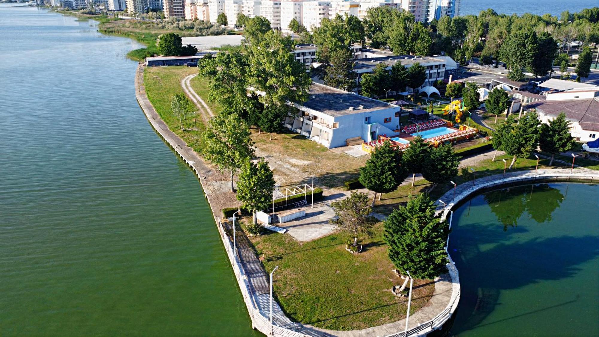 Voila Mamaia Hotel Exterior photo