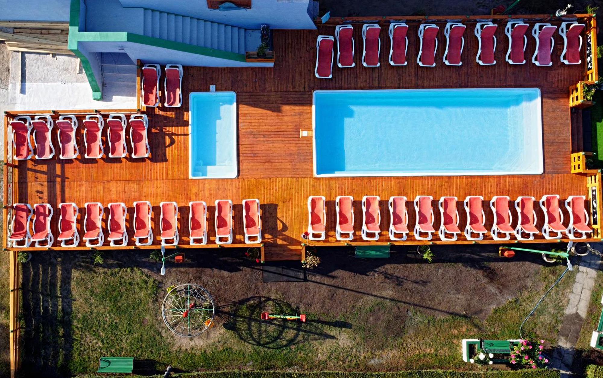 Voila Mamaia Hotel Exterior photo