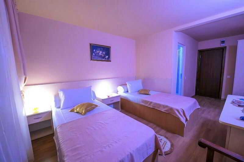 Voila Mamaia Hotel Exterior photo